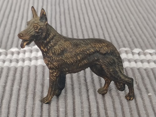 Small hard plastic figurine - figurine, of